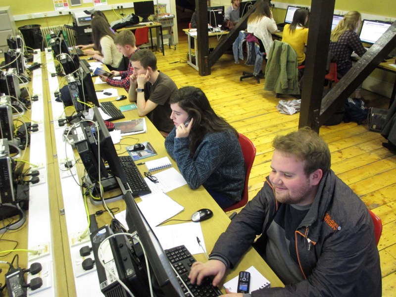 Student callers working on Alumni appeal campaign 