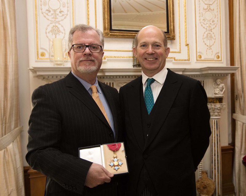 Professor Smith and Dominick Chilcott, British Ambassador to Ireland at a ceremony in the ambassador’s residence, Glencairn. 